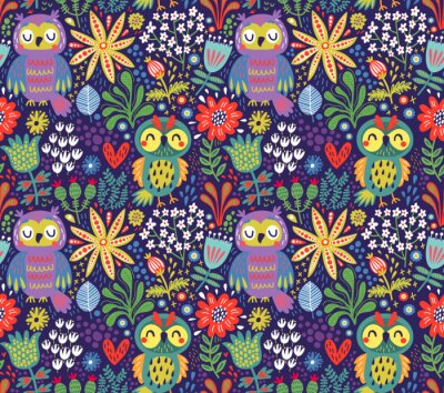 Tapete Mädchenhafte Eulen, umgeben von Blumen
