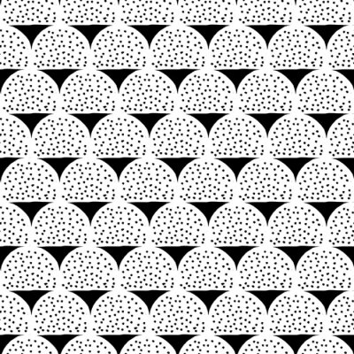 Tapete Schwarz-weißes Motiv mit Punkten und Dreiecken